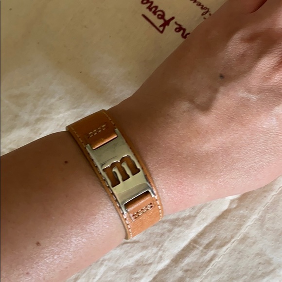 🖤FOSSIL💕 “M” leather bracelet - Picture 9 of 10